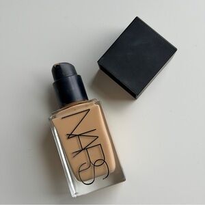 NARS | LIGHT REFLECTING LIQUID FOUNDATION IN MEDIUM SHADE FIJI